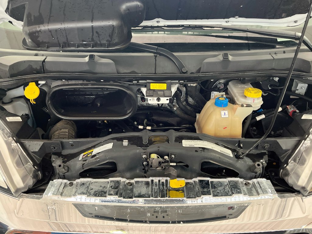 Used 2025 RAM ProMaster 2500 w/ U-Haul Equipment Group FWD image 27