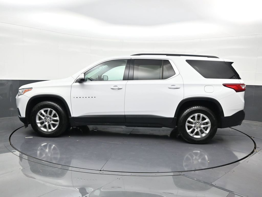 Used 2021 Chevrolet Traverse LT image 2