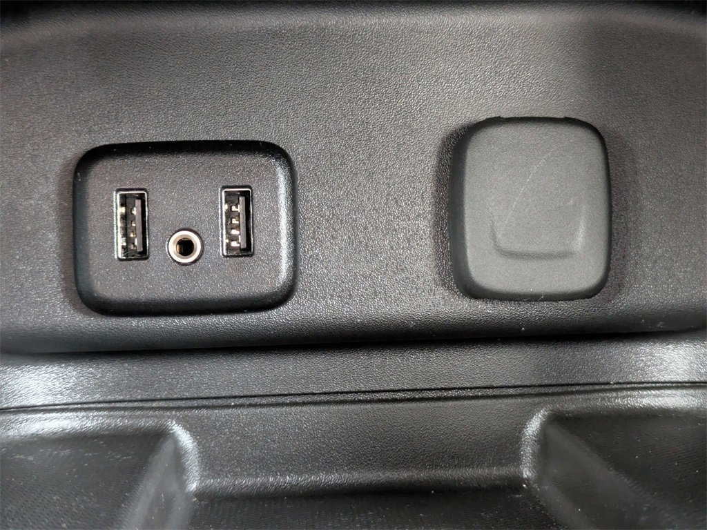 Used 2018 Chevrolet Equinox Premier image 22