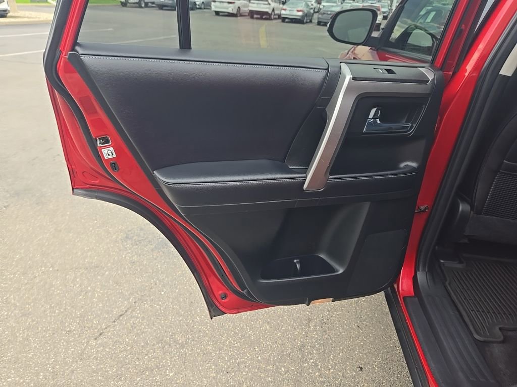 Used 2018 Toyota 4Runner SR5 Premium image 26