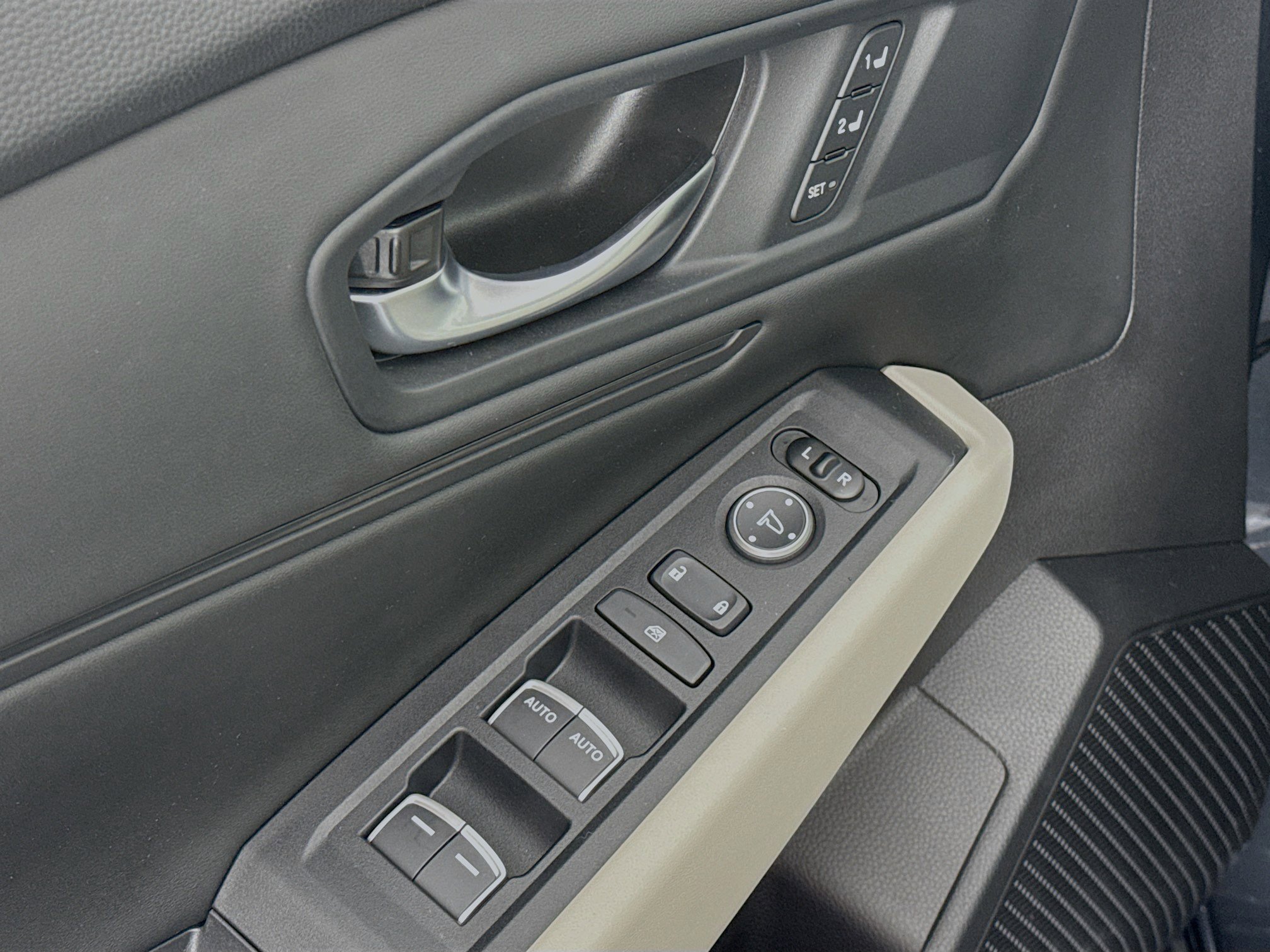 Certified 2024 Honda Accord EX-L image 17