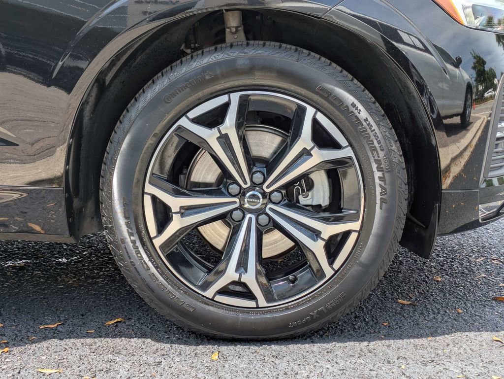 Certified 2022 Volvo XC60 B5 Momentum FWD image 11