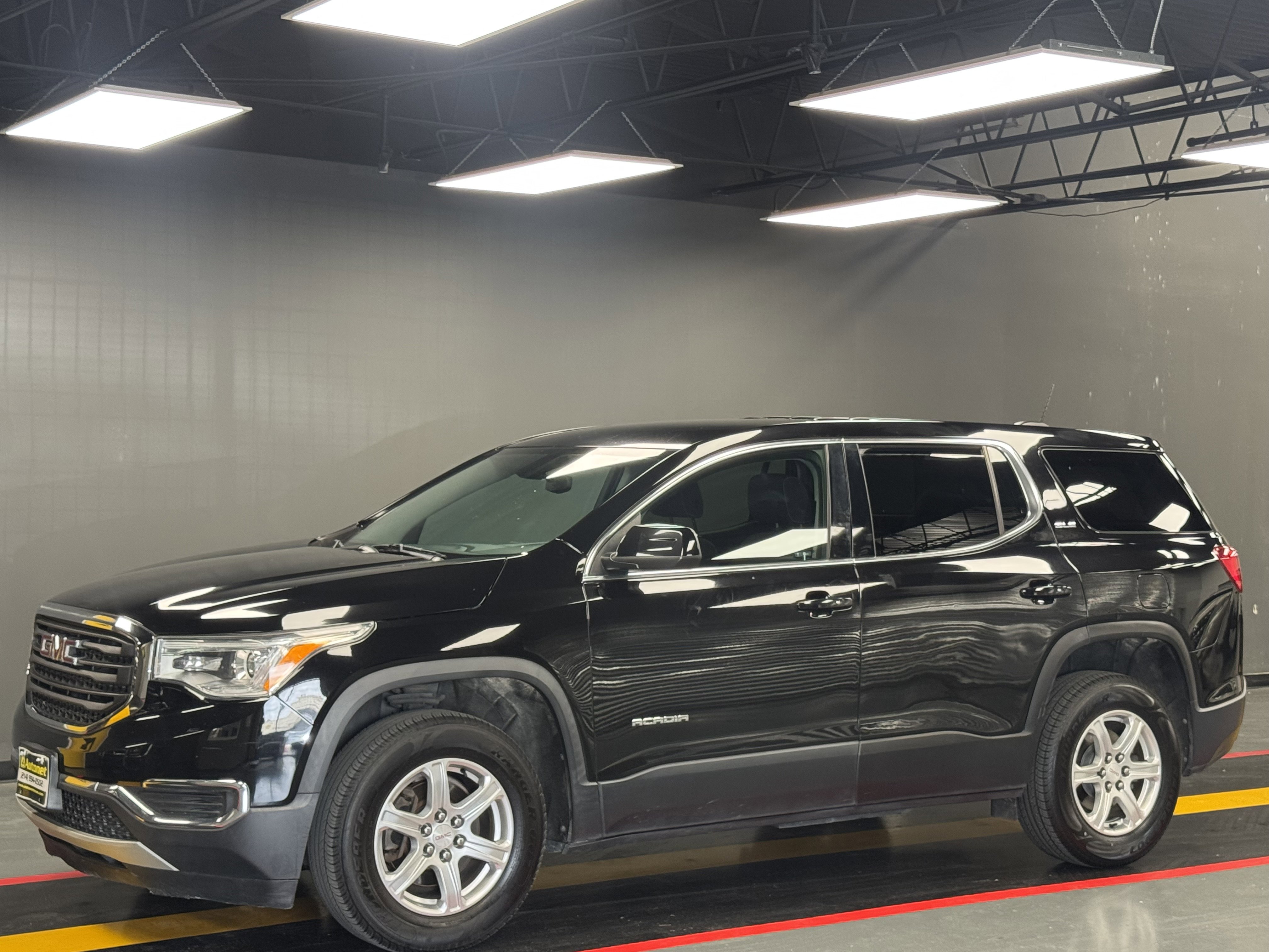 Used 2017 GMC Acadia SLE w/ LPO, Floor Liner Package image 1