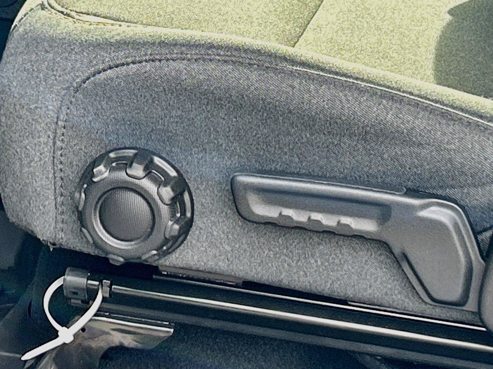 Used 2026 Jeep Wrangler Unlimited Sport AWD/4WD image 25