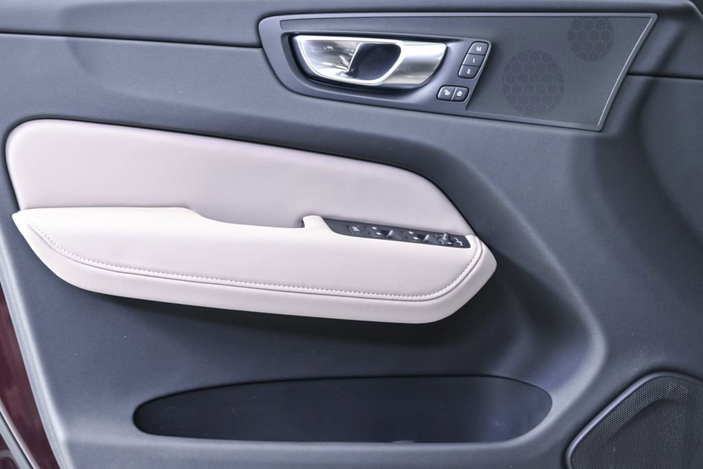 New 2026 Volvo XC60 B5 Core w/ Climate Package image 6