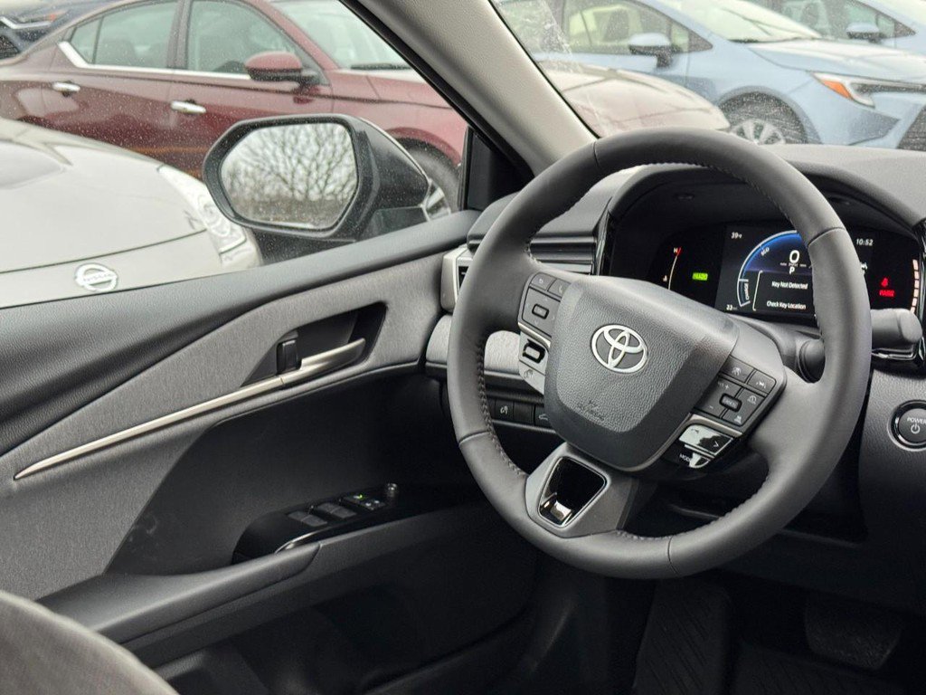 New 2026 Toyota Camry Hybrid FWD image 7