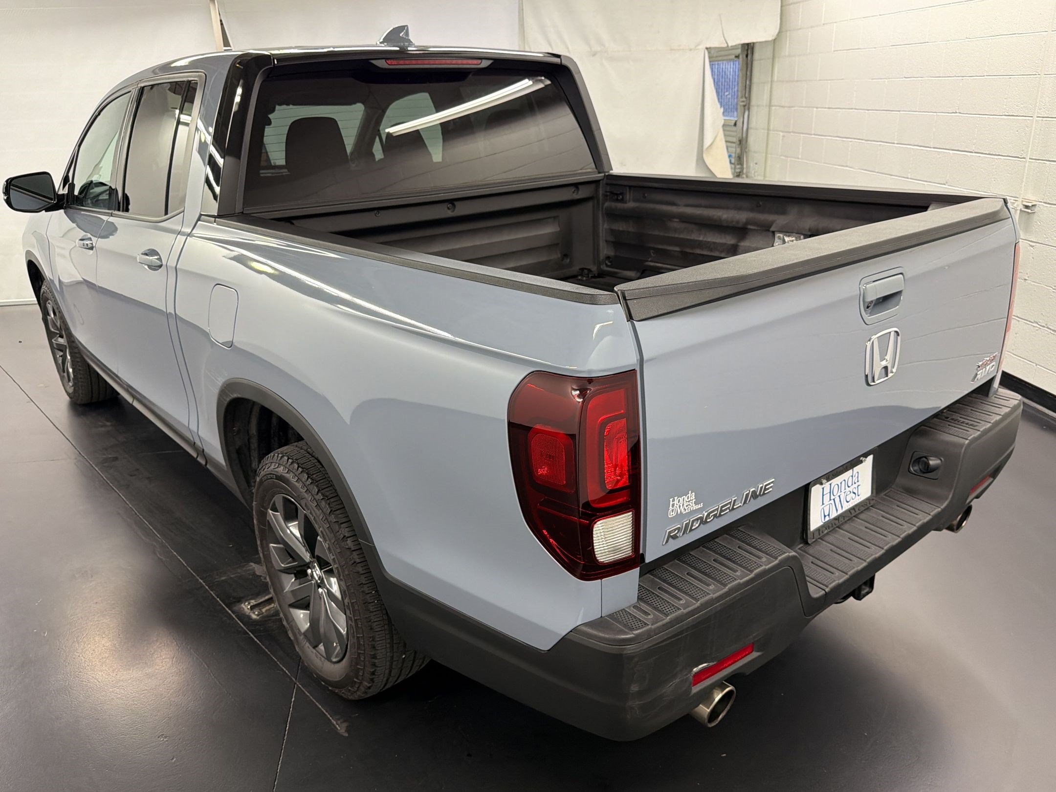 Certified 2023 Honda Ridgeline Sport image 3