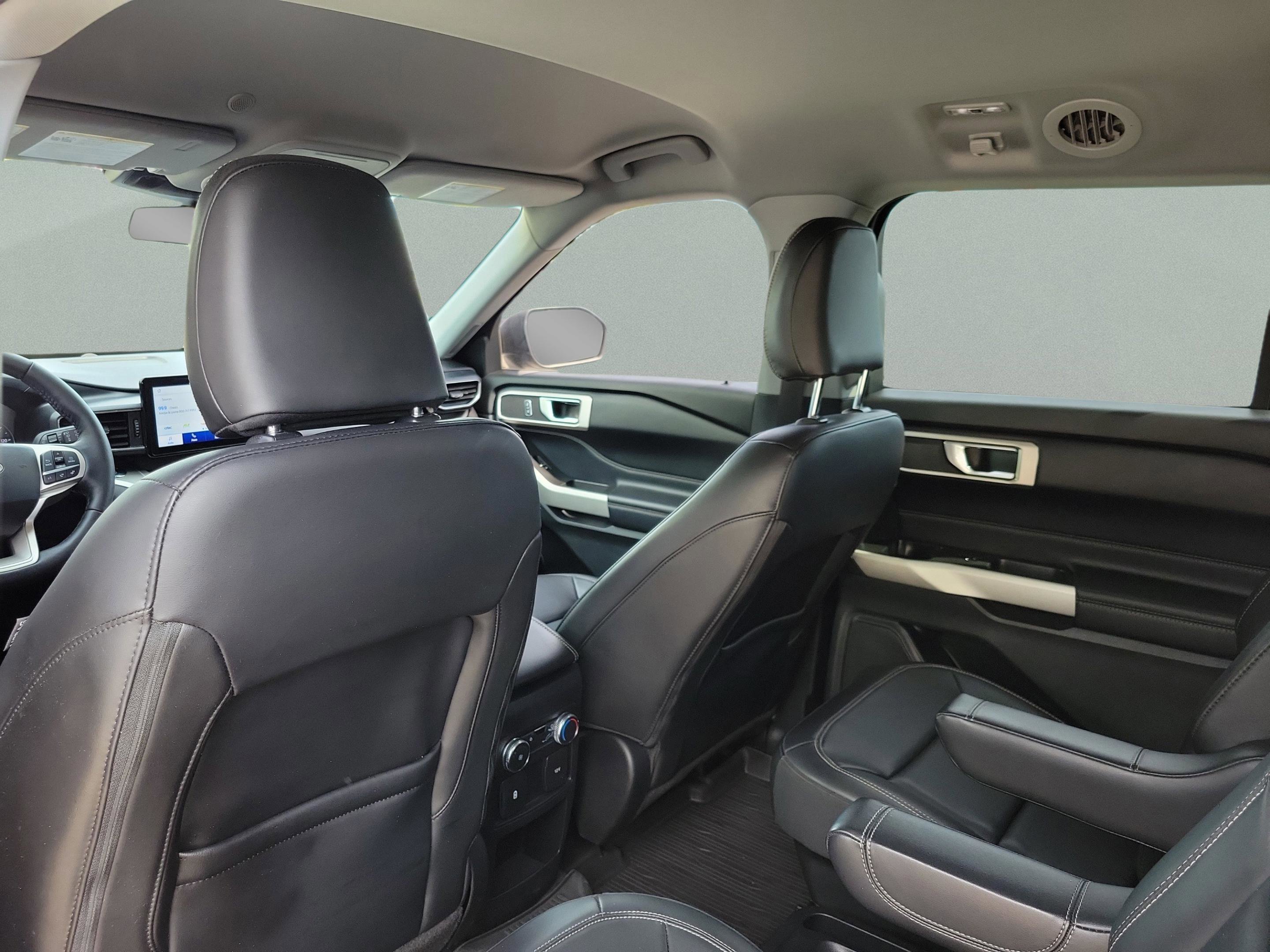 Used 2021 Ford Explorer XLT w/ Equipment Group 202A image 22