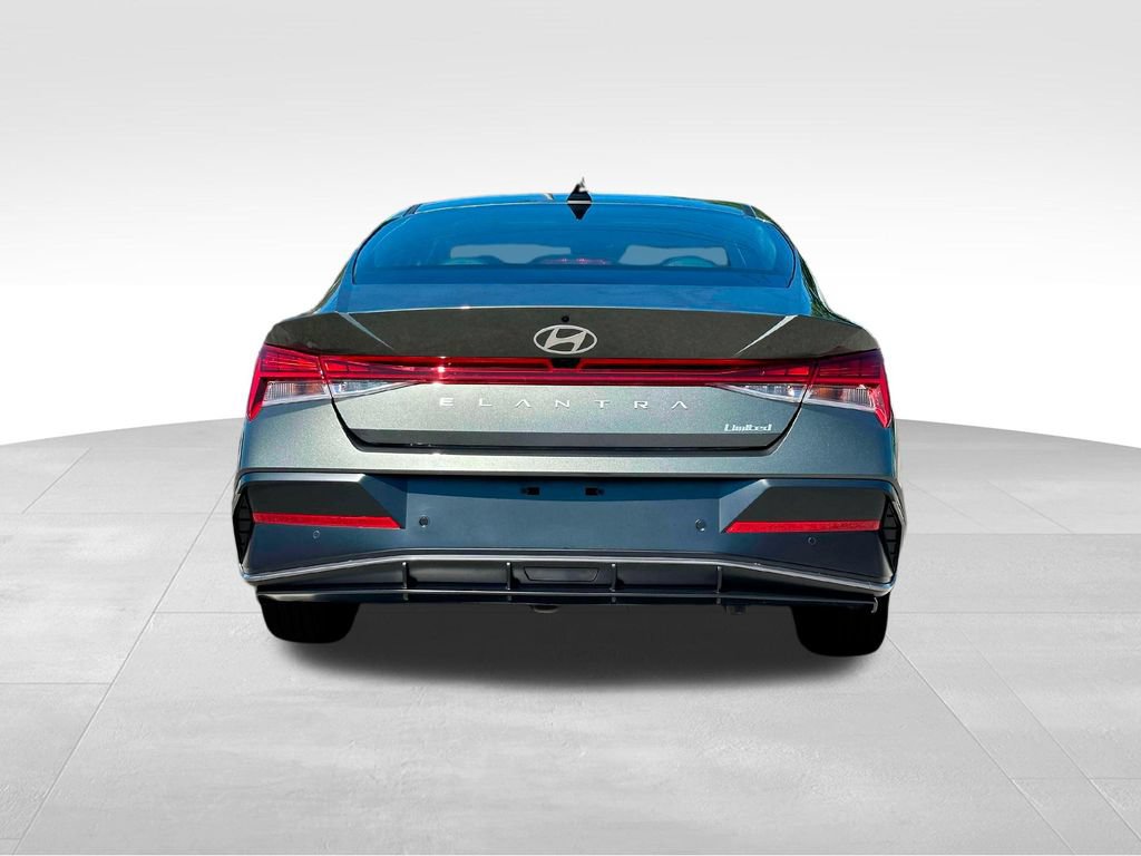 Used 2025 Hyundai Elantra Limited FWD image 7