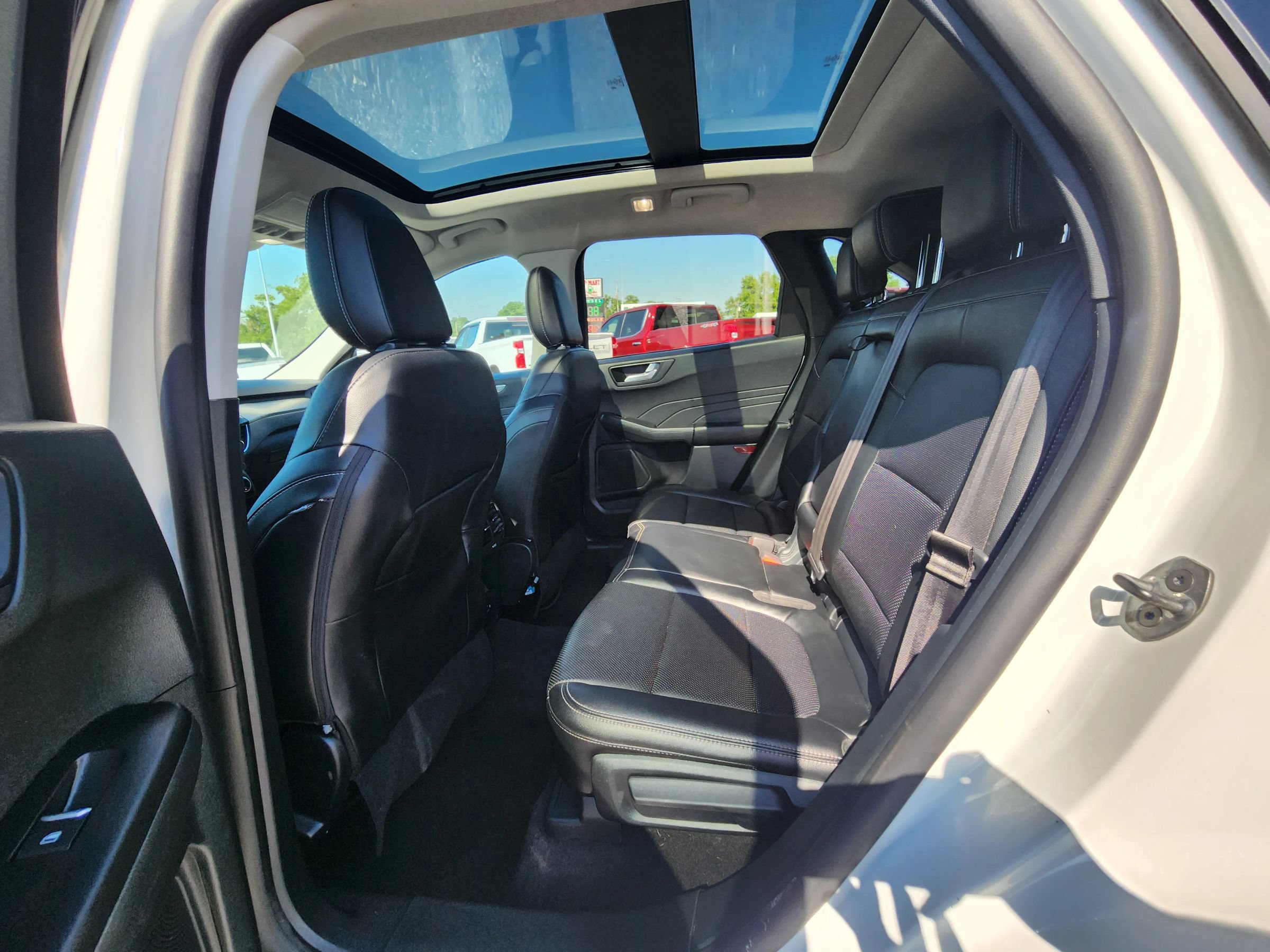 Used 2022 Ford Escape Titanium w/ Class II Trailer Tow Package AWD/4WD image 20
