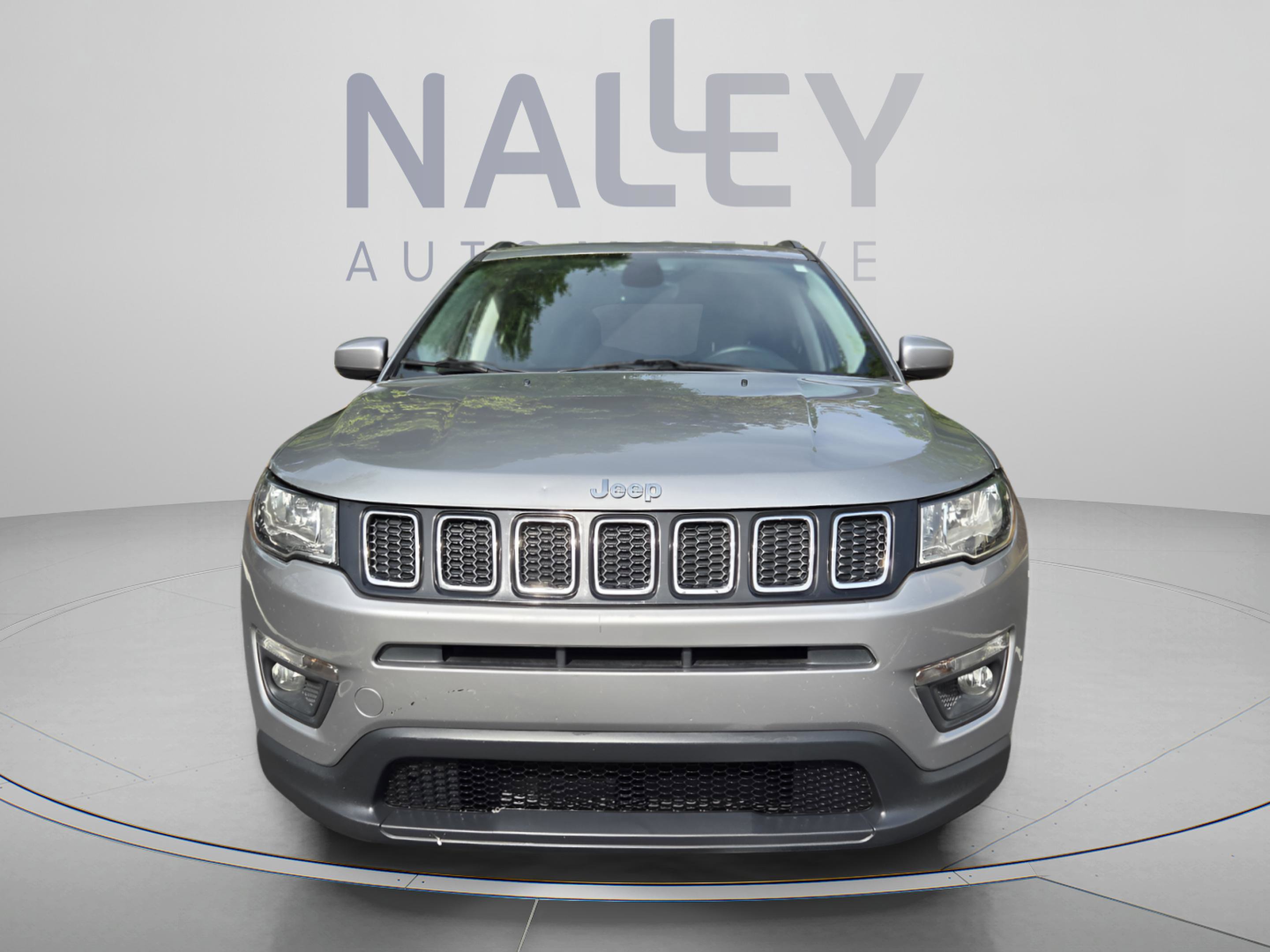 Used 2018 Jeep Compass Latitude w/ Popular Equipment Group FWD image 8