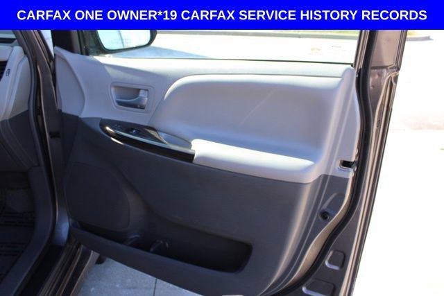Used 2018 Toyota Sienna XLE w/ XLE Navigation Package image 22