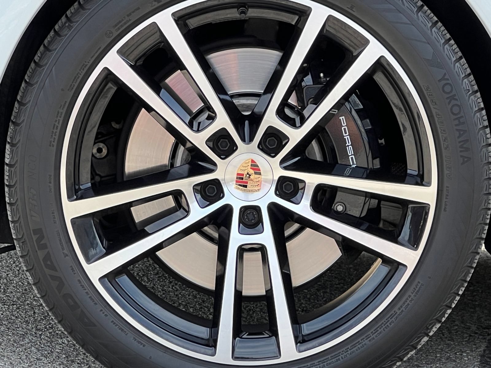 Certified 2025 Porsche Cayenne GTS AWD/4WD image 17
