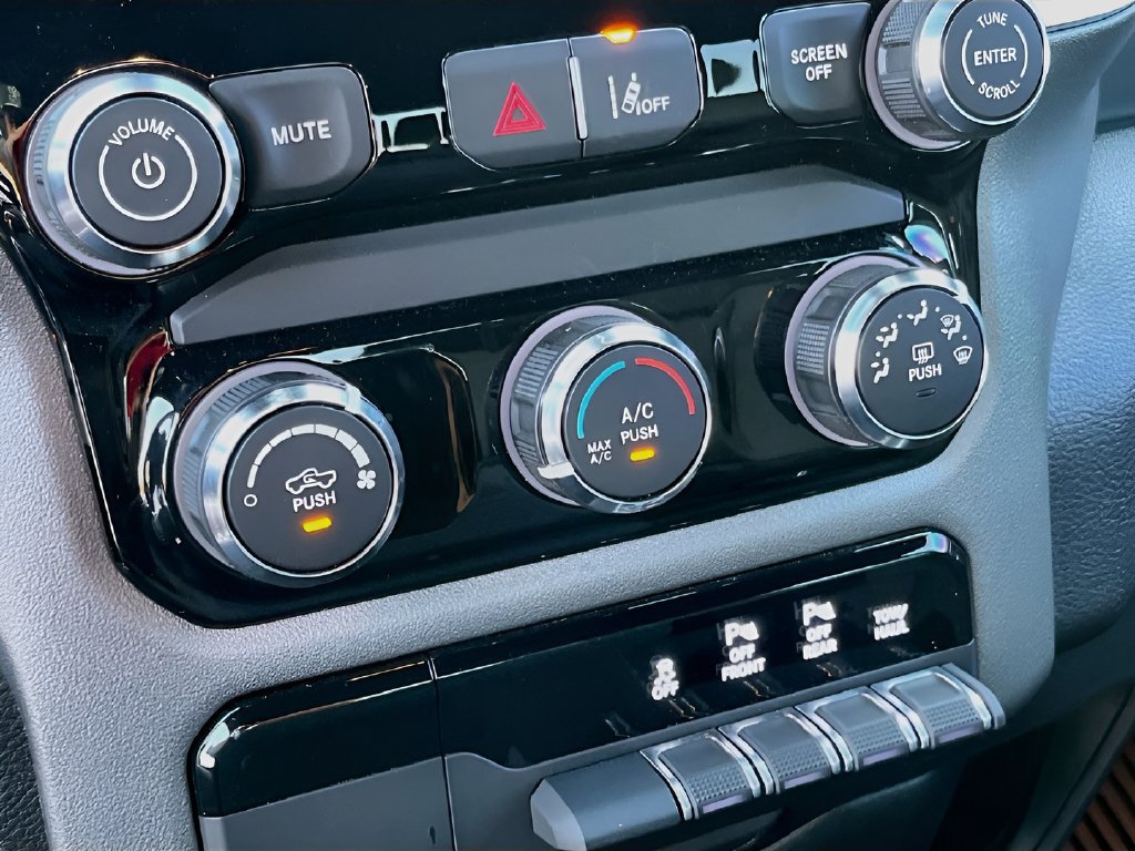 Used 2025 RAM 1500 Big Horn AWD/4WD image 15