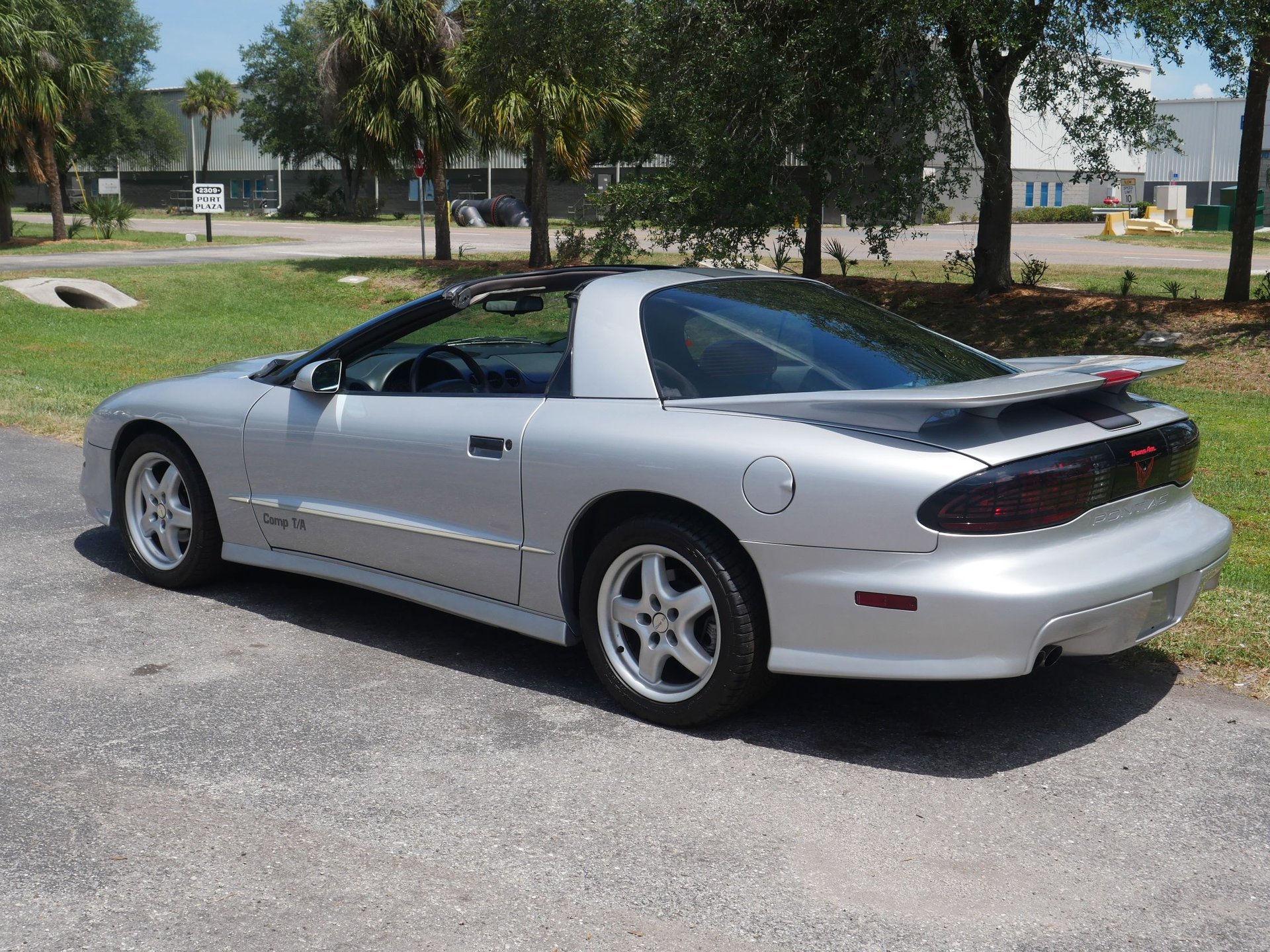 Used 1997 Pontiac Firebird Trans Am RWD image 39