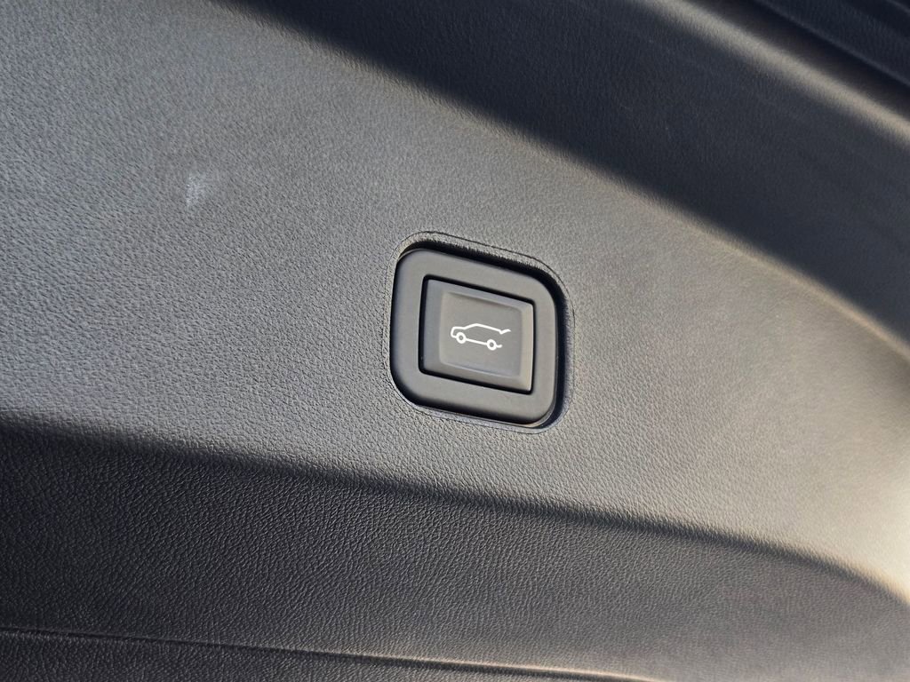 Certified 2024 Cadillac Lyriq Luxury w/ Nappa Leather Package image 33