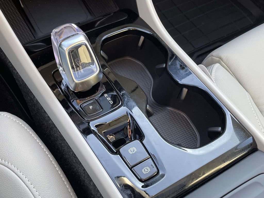 New 2026 Volvo XC40 B4 Plus w/ Protection Package Premier FWD image 21