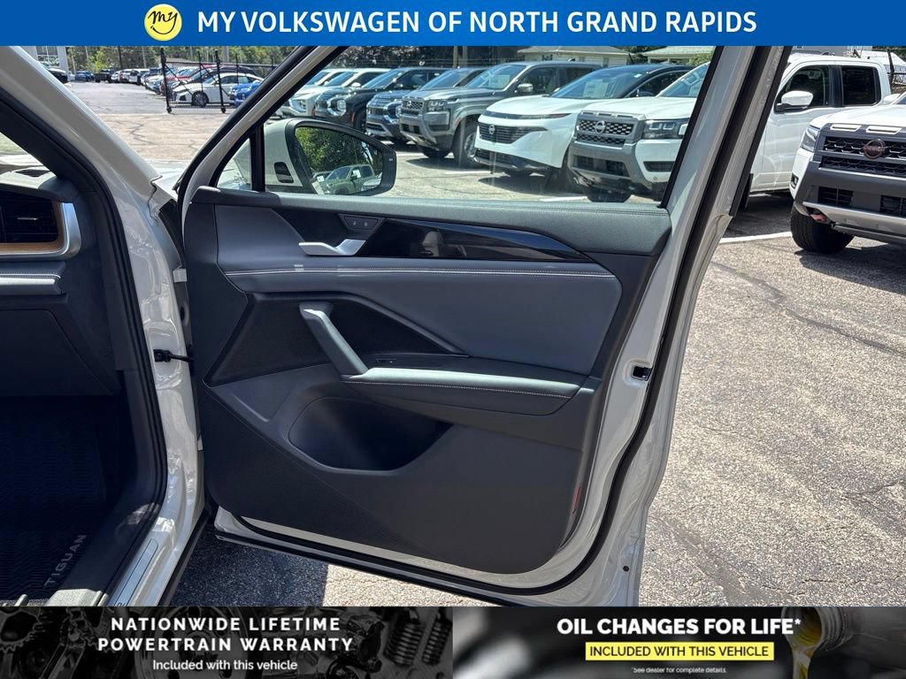New 2026 Volkswagen Tiguan SEL R-Line AWD/4WD image 8