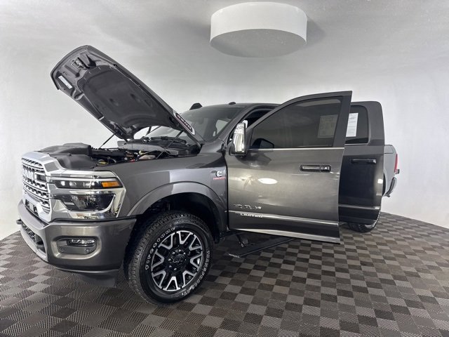Used 2025 RAM 3500 Limited image 10