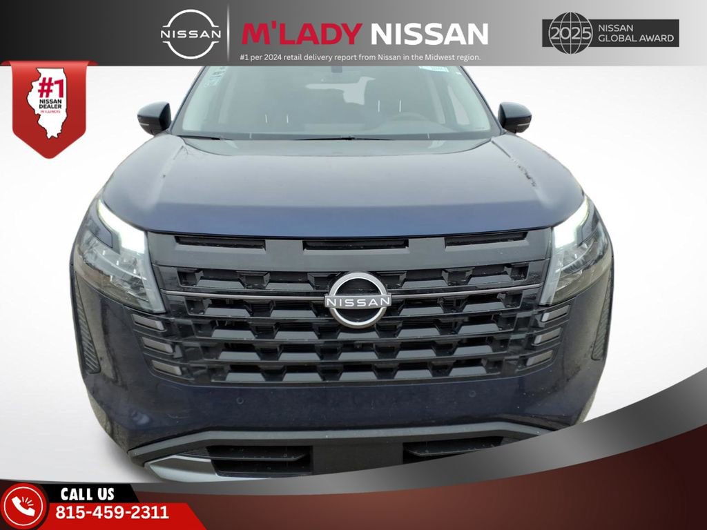 New 2026 Nissan Pathfinder SL image 2