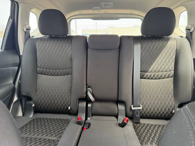 Used 2020 Nissan Rogue SV image 23