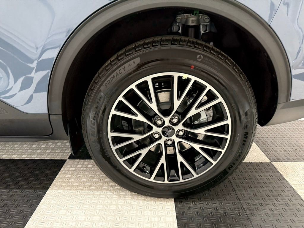 New 2025 Ford Escape SE w/ PHEV Premium Package image 11