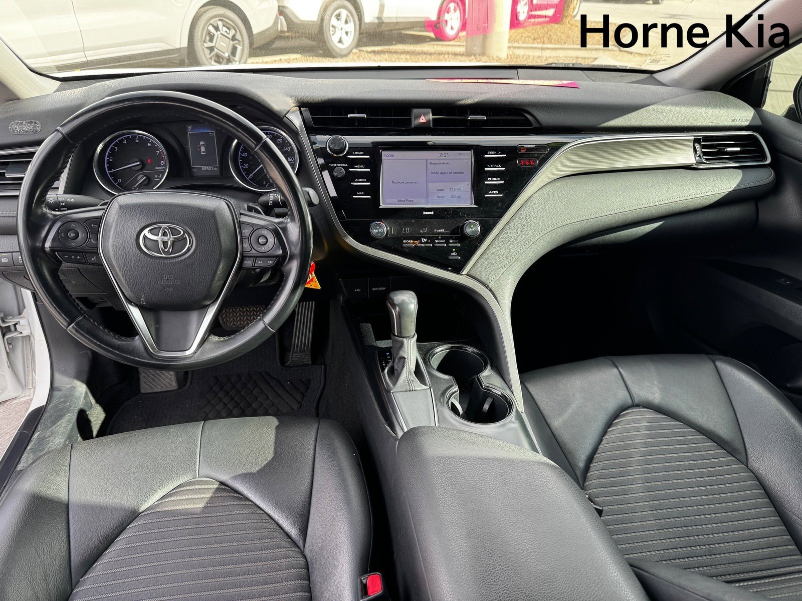 Used 2020 Toyota Camry SE image 14