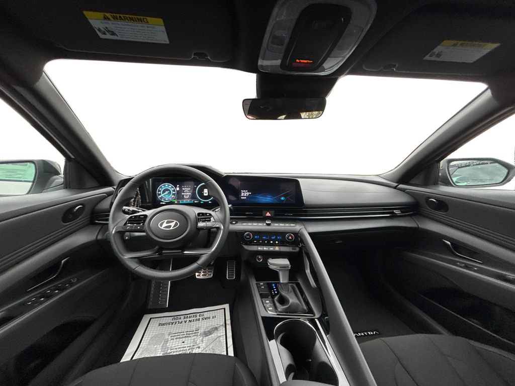 New 2026 Hyundai Elantra SEL FWD image 17