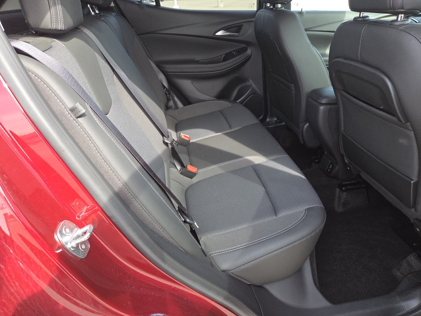 Used 2023 Buick Encore GX Preferred w/ Cold Weather Comfort Package AWD/4WD image 19