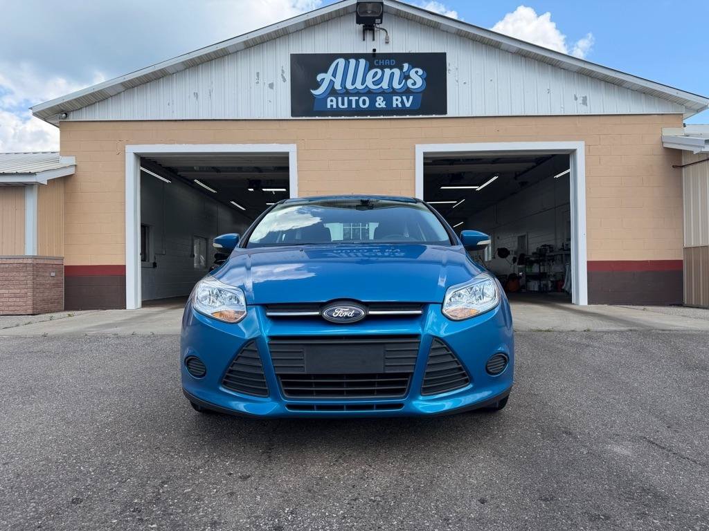 Used 2013 Ford Focus SE w/ SE Winter Pkg FWD image 2