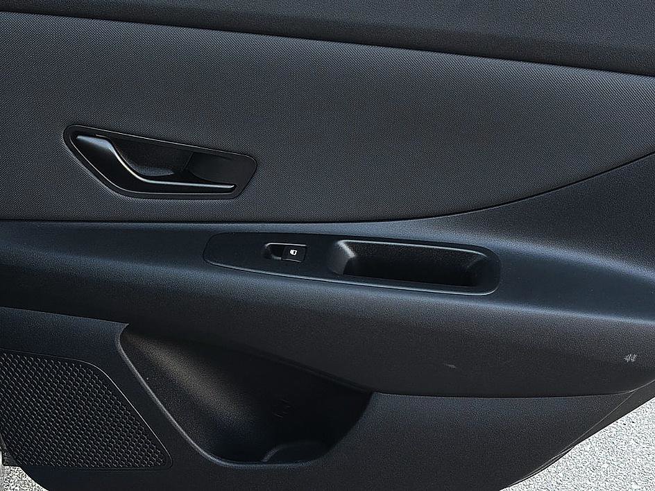 Certified 2025 Hyundai Elantra SEL image 21