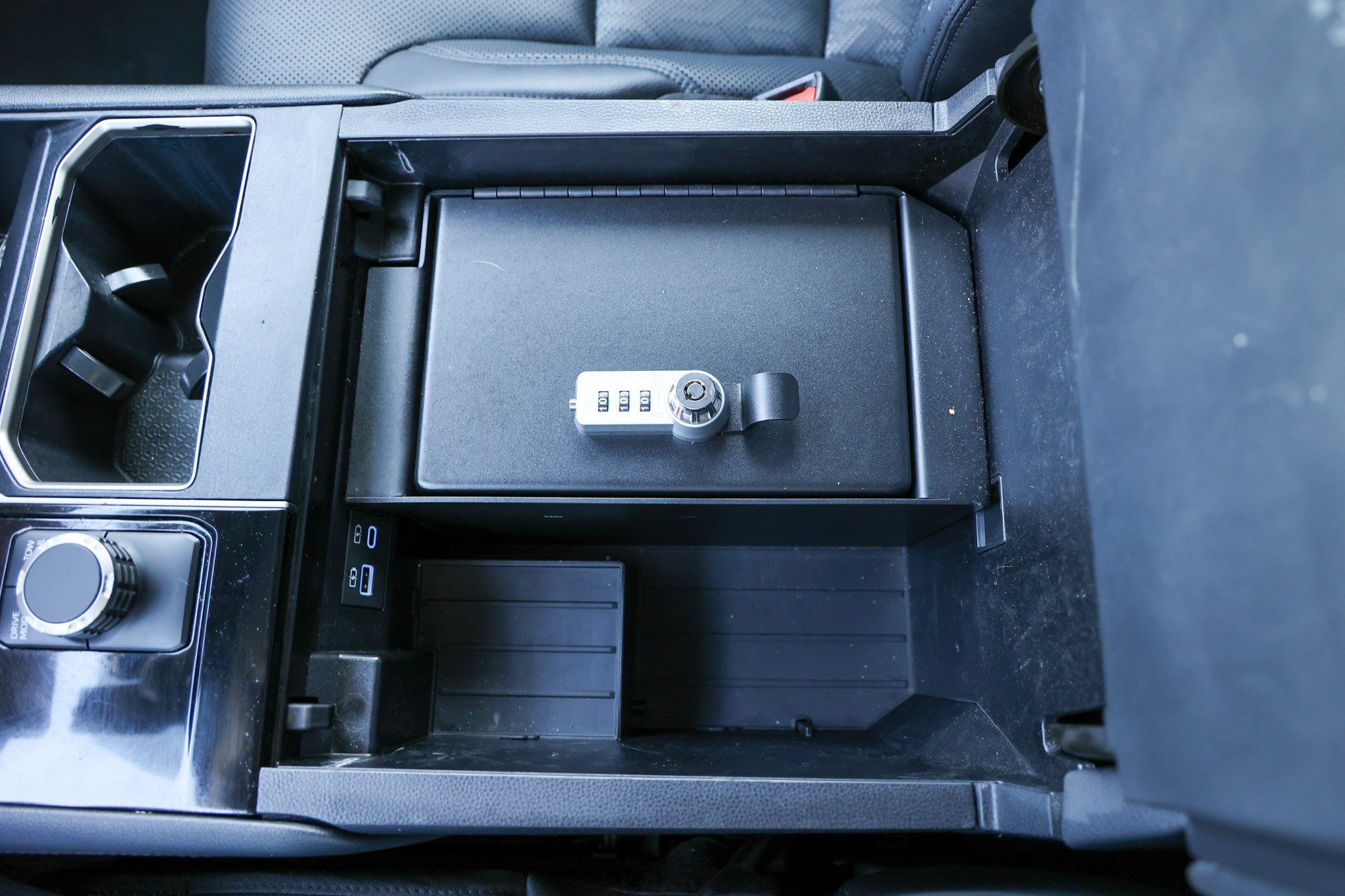 Used 2024 Toyota Tundra Limited RWD image 29