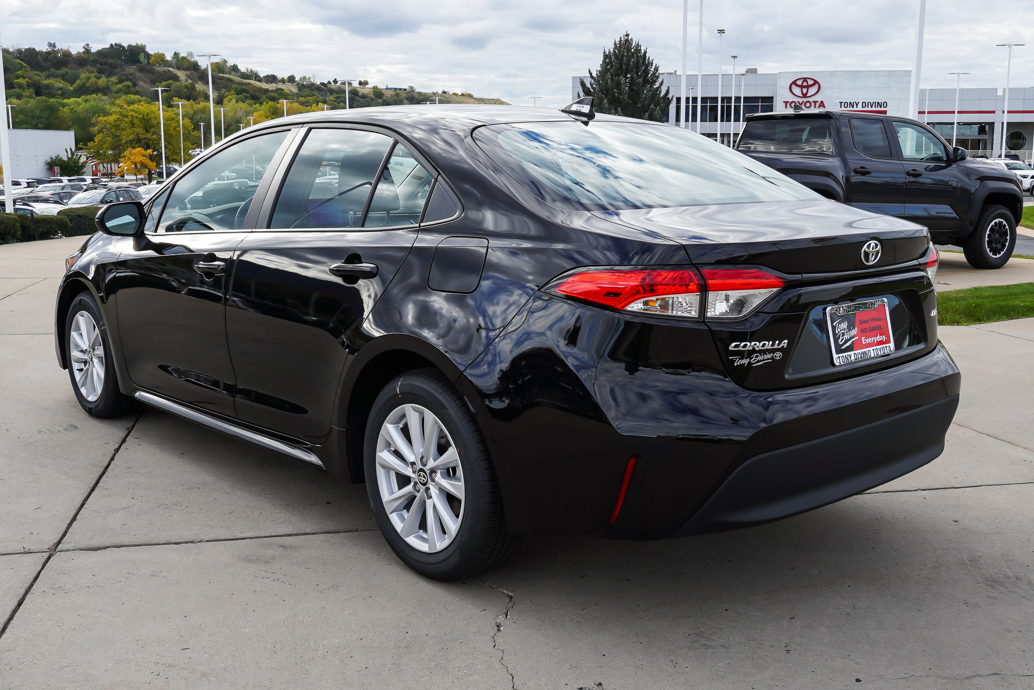 New 2027 Toyota Corolla LE w/ LE Premium Package FWD image 6