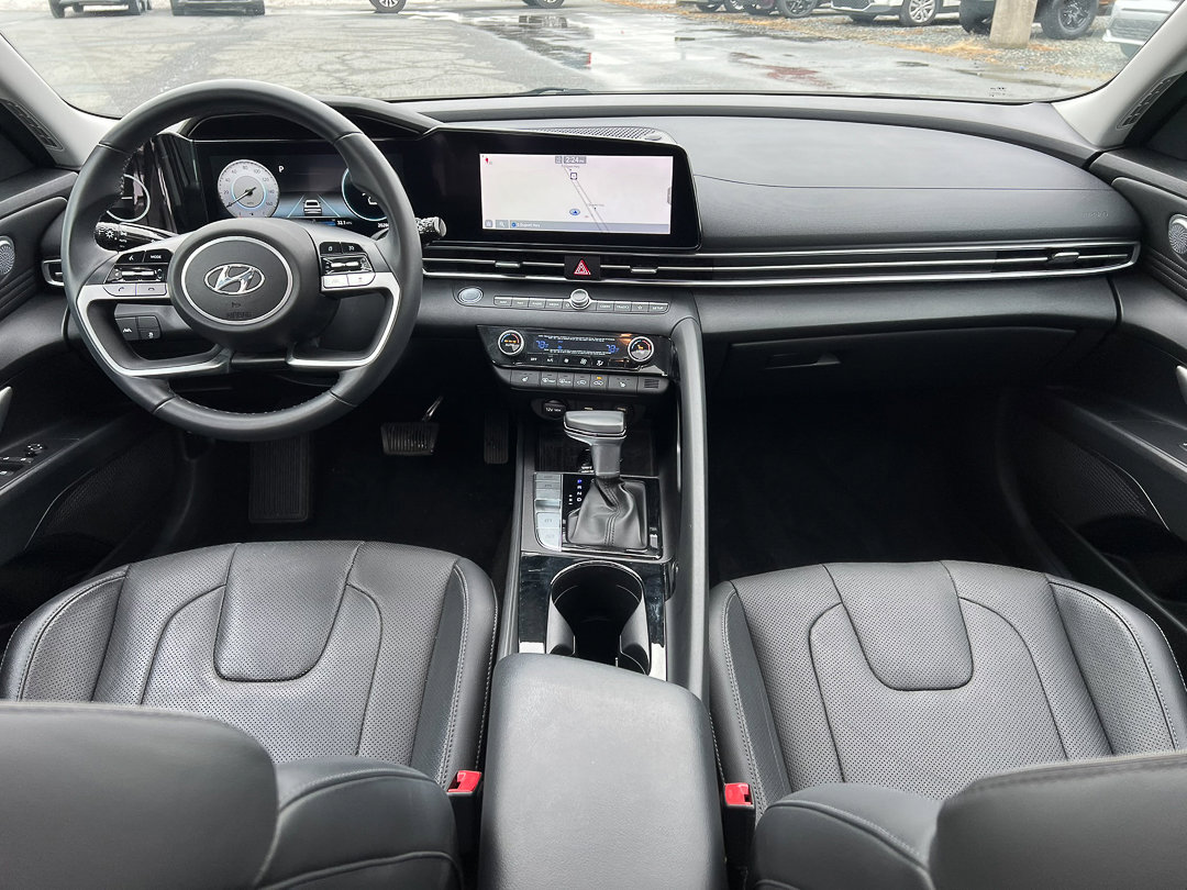 Used 2021 Hyundai Elantra Limited image 27