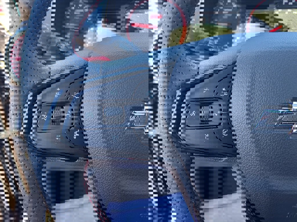 New 2026 Chevrolet Trax RS w/ Sunroof Package image 19