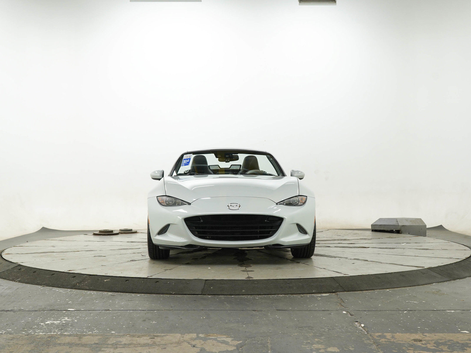 Used 2016 MAZDA MX-5 Miata Grand Touring RWD image 9