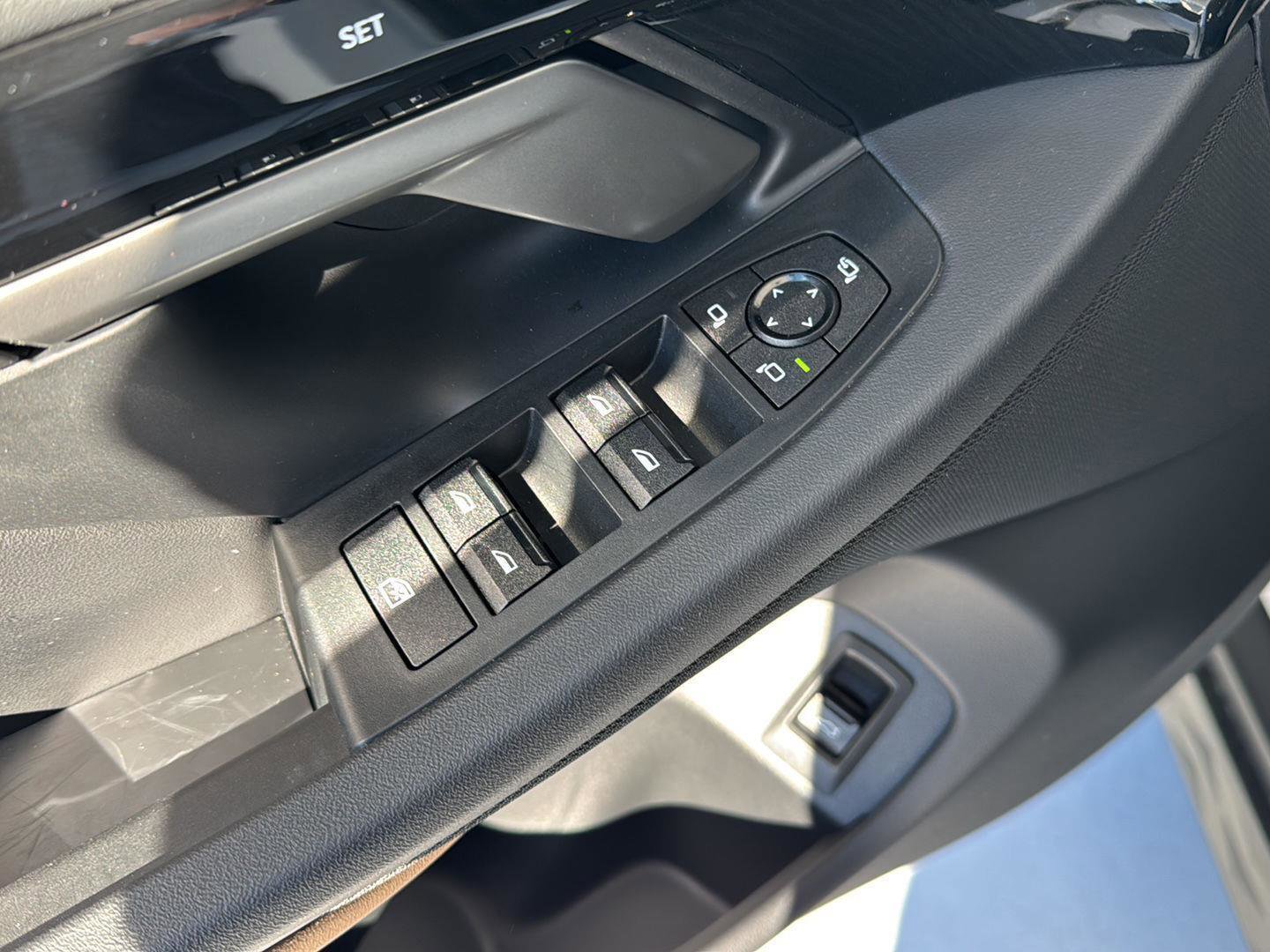 Certified 2025 BMW 530i w/ Premium Package image 29