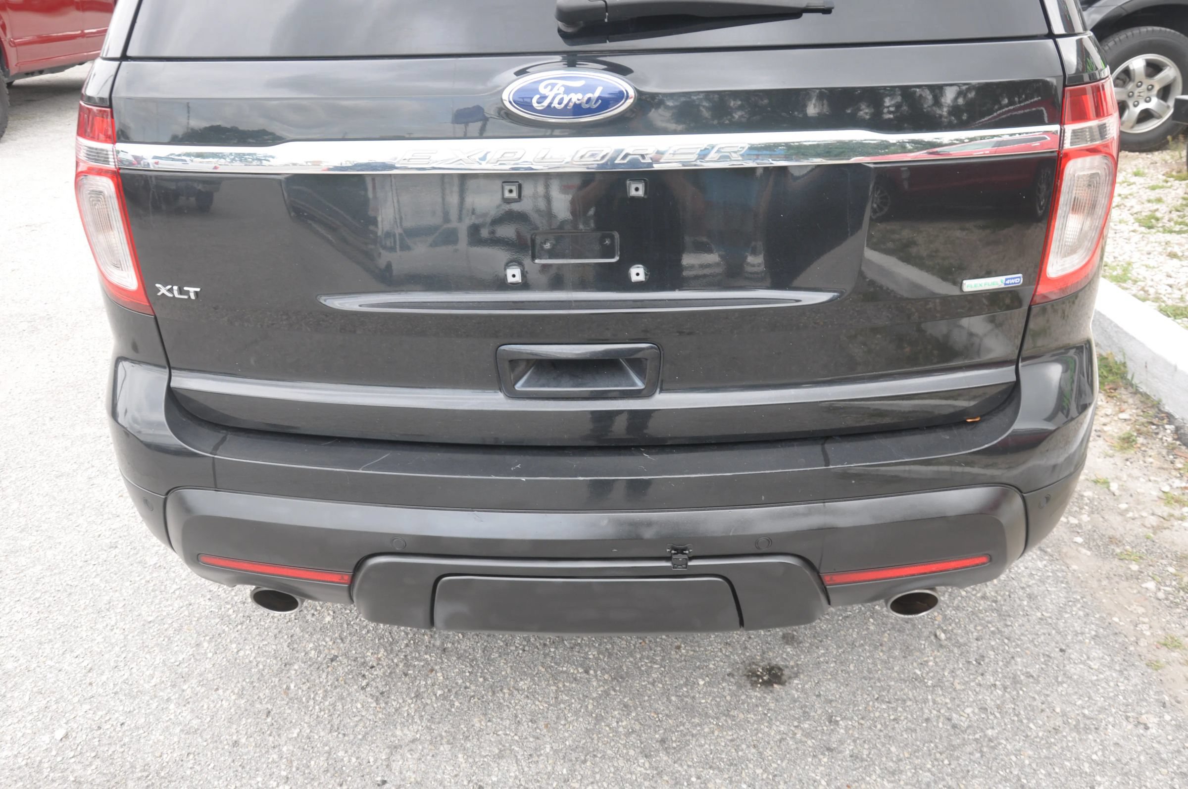 Used 2014 Ford Explorer XLT AWD/4WD image 10