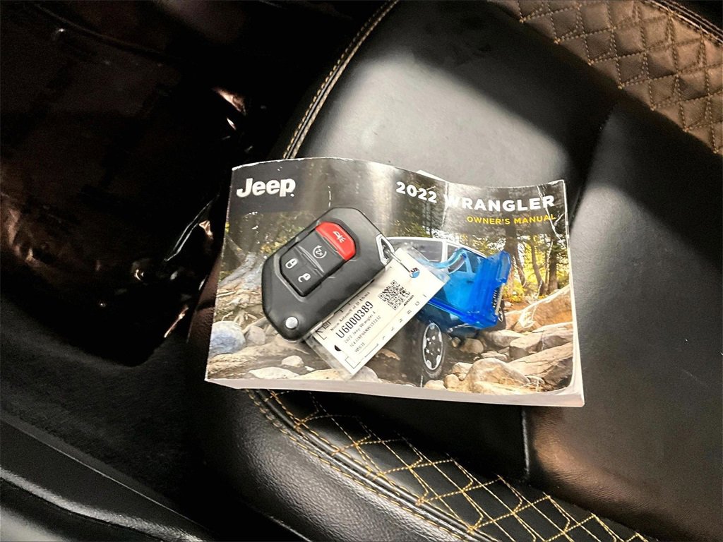 Used 2022 Jeep Wrangler Unlimited Sahara image 30