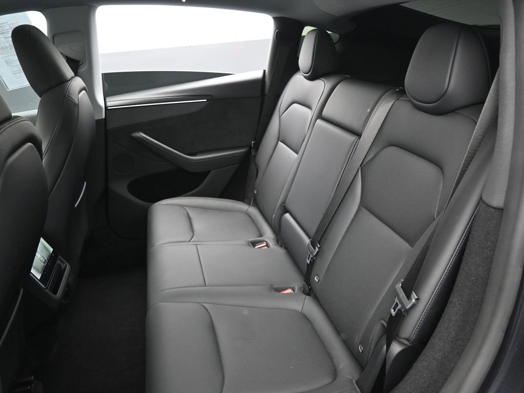 Used 2026 Tesla Model Y Long Range image 26