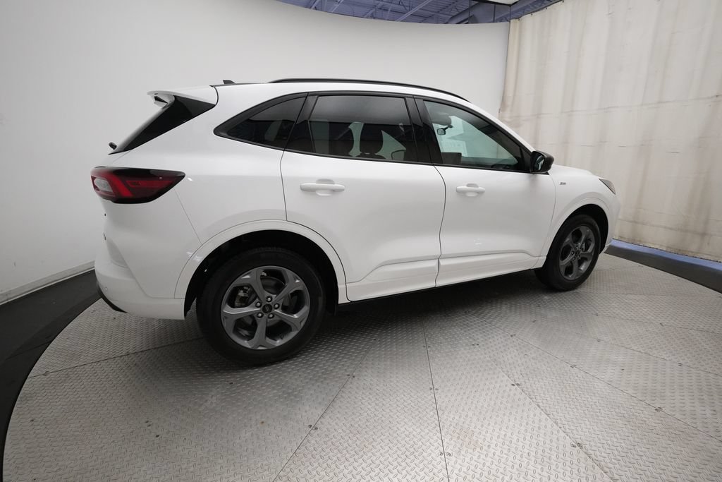 Used 2023 Ford Escape ST-Line w/ Tech Pack #1 AWD/4WD image 35