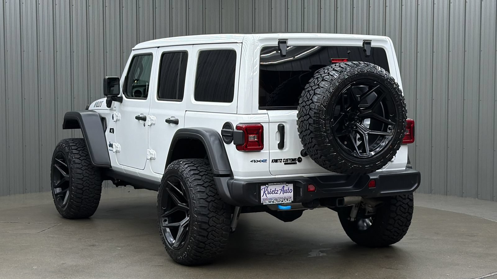 Used 2024 Jeep Wrangler Unlimited AWD/4WD image 3