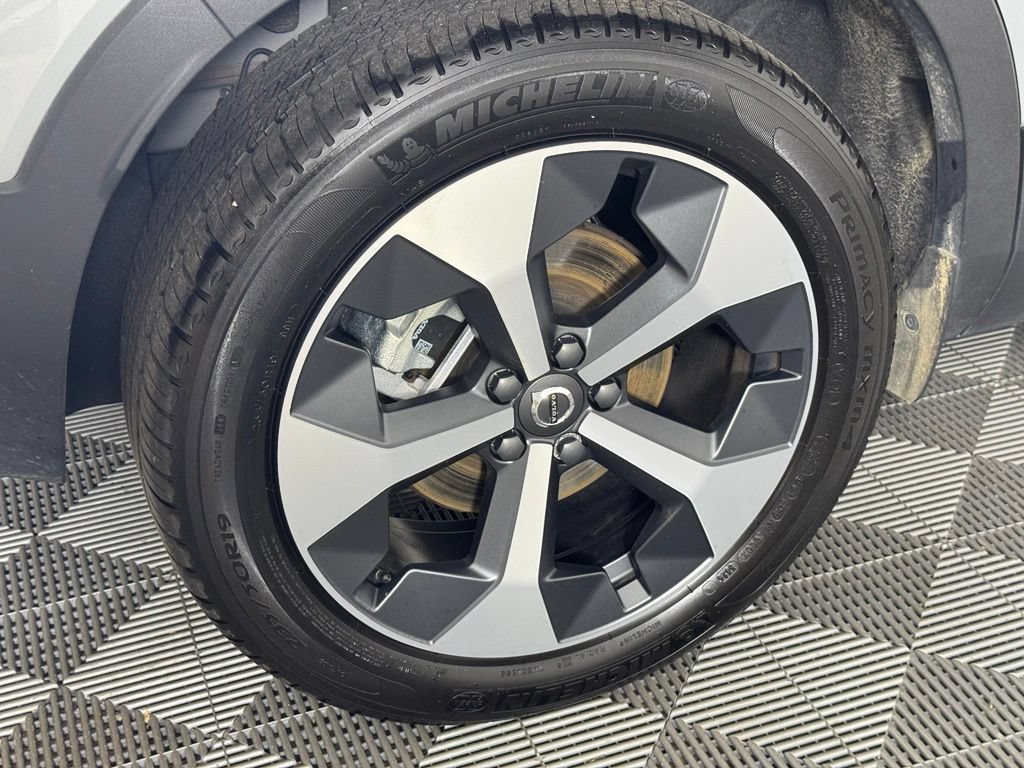 Certified 2026 Volvo XC40 B5 Plus AWD/4WD image 7