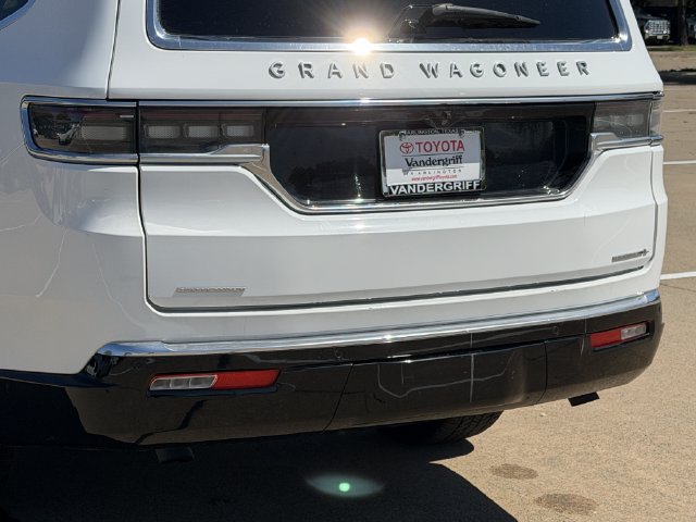 Used 2023 Jeep Grand Wagoneer L Series II AWD/4WD image 6