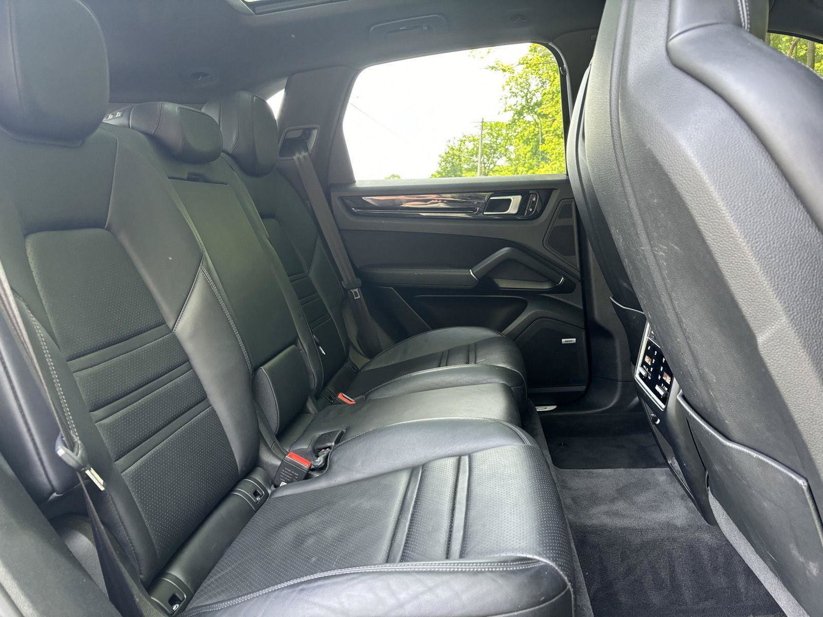 Used 2019 Porsche Cayenne w/ Premium Plus Package AWD/4WD image 30