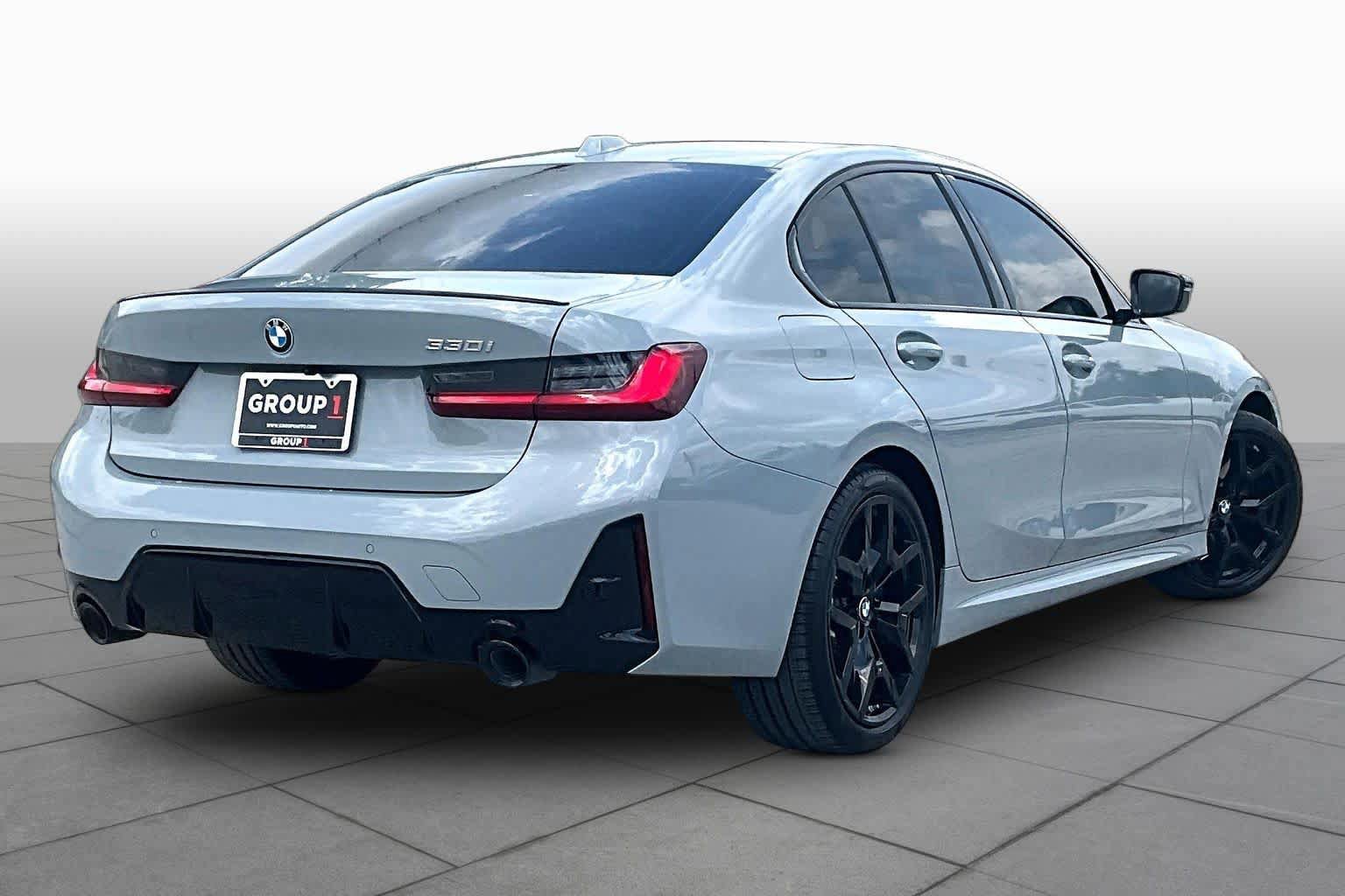 Used 2026 BMW 330i Sedan w/ M Sport Package RWD image 12