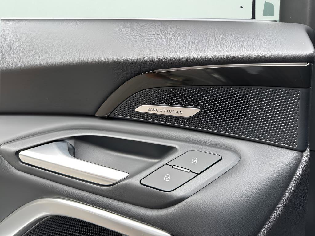 Used 2025 Audi Q5 Premium Plus w/ Premium Plus image 15