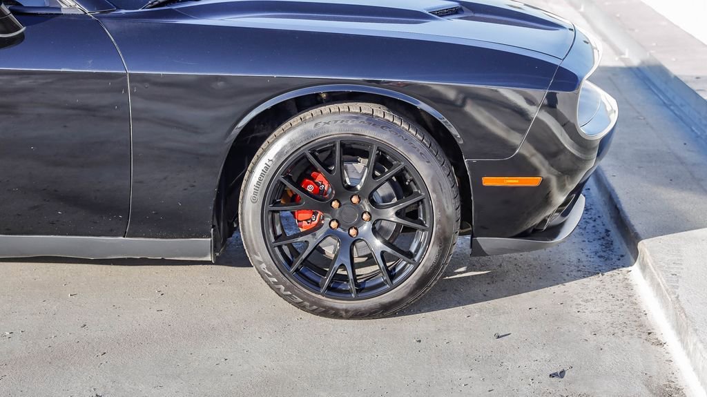 Used 2018 Dodge Challenger SXT image 11