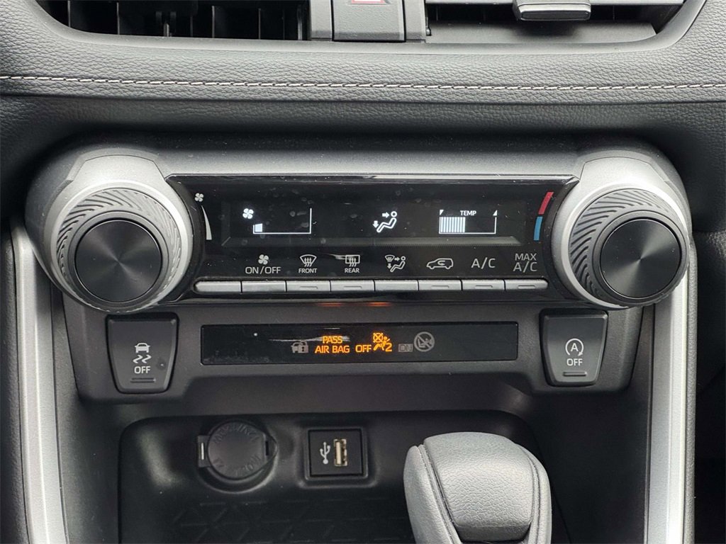 Used 2025 Toyota RAV4 LE image 5