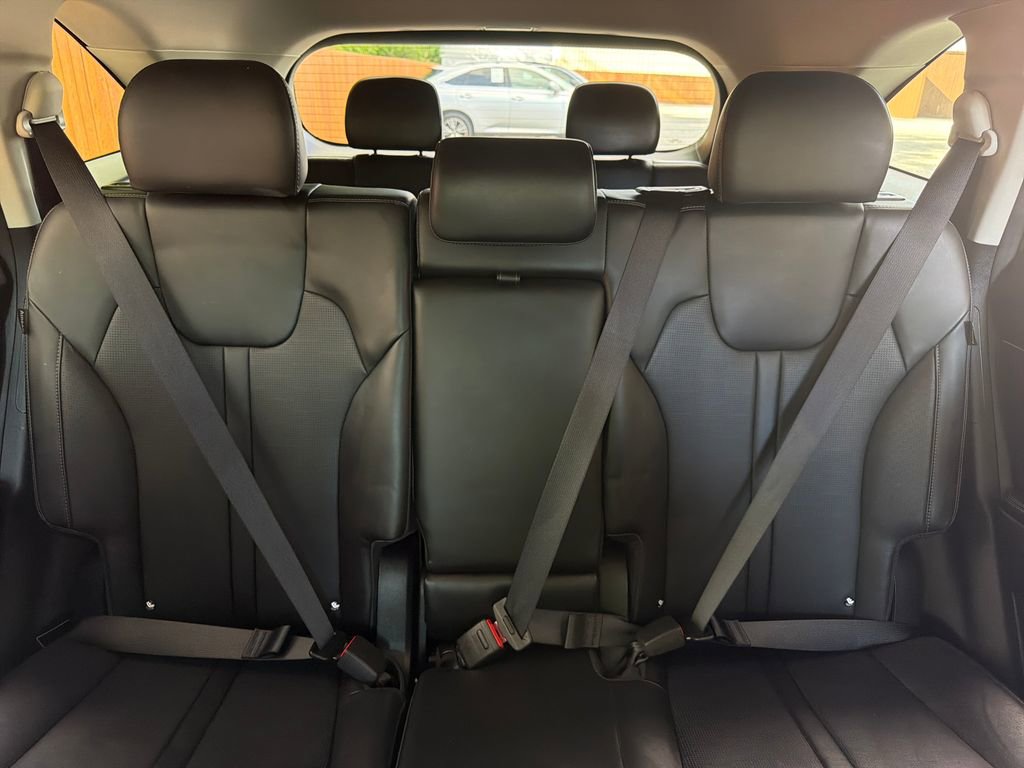 Used 2024 Kia Sorento S w/ Panoramic Sunroof Package FWD image 29